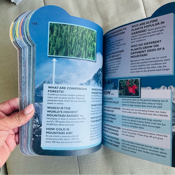 Discovery Kids Question and Answer book - Picture 2 of 5